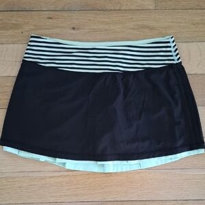 Lululemon Athletica Running Skort with Black and Mint/Sea Foam Stripes